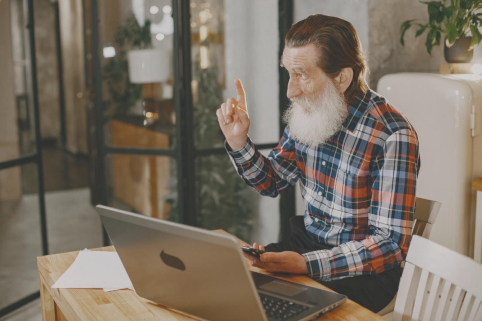 Teilnehmer bei der praktischen Übung zur Budgetplanung